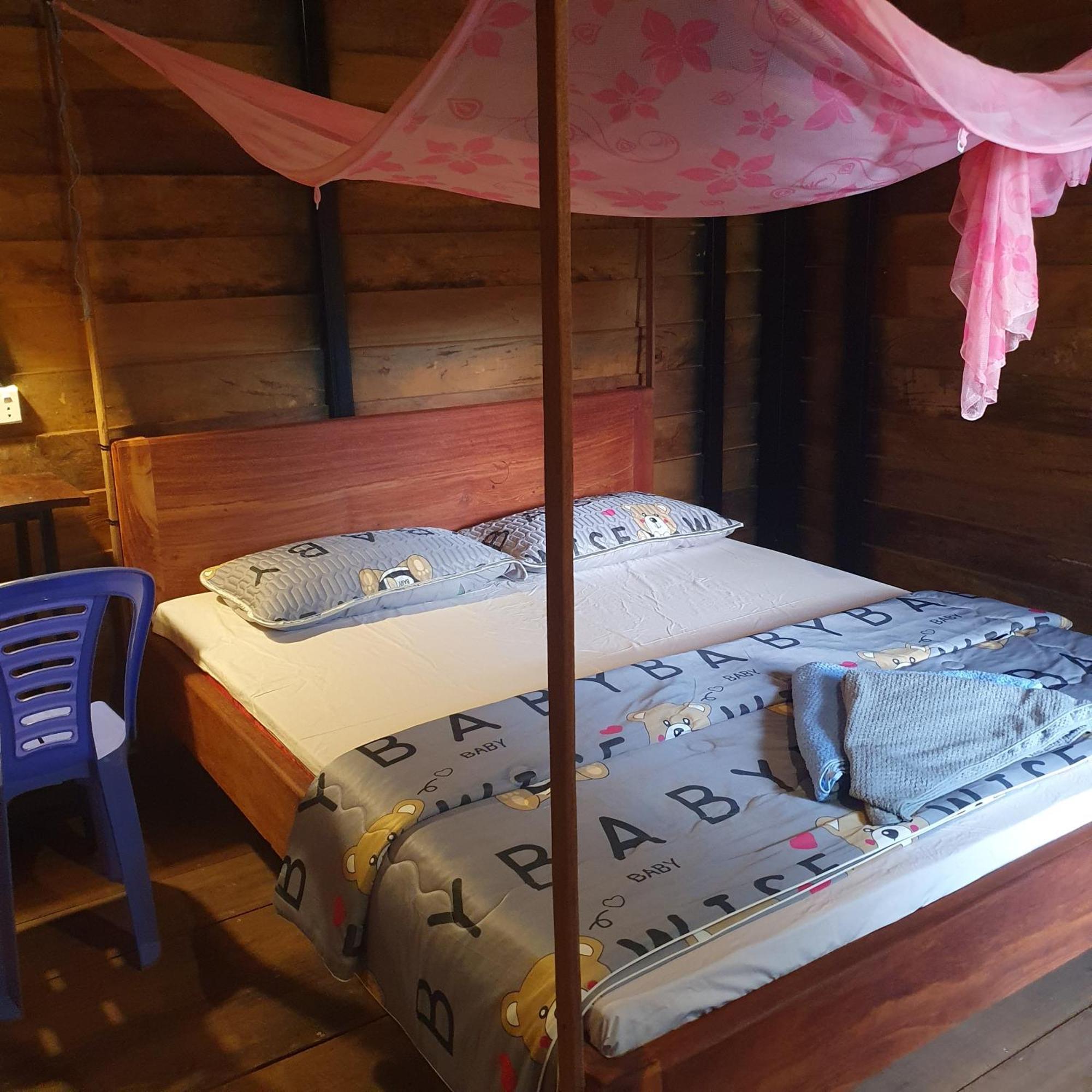 Albergue Banlung Mountain View Treks & Tours Exterior foto